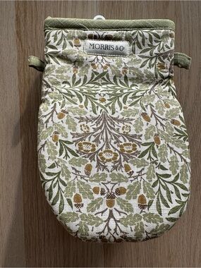 Morris & Co. Green Oven Mitts